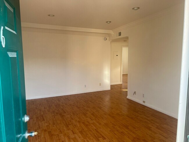 Building Photo - 8020 Blackburn Ave