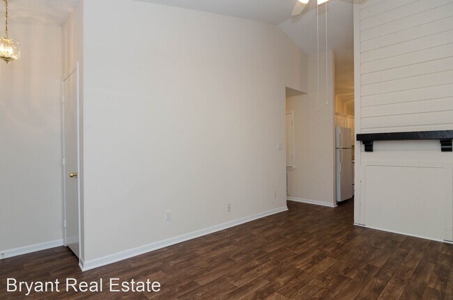Building Photo - 2 br, 2 bath House - 4110 Bear Court