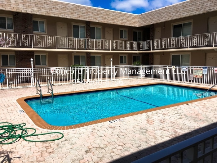 2nd Floor corner 1/1 in GREAT Location - Pool- Laundry on Site - 2nd Floor corner 1/1 in GREAT Location - Pool- Laundry on Site