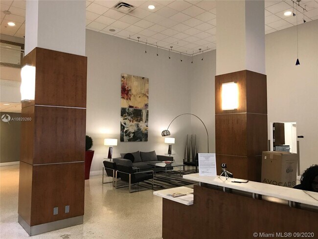 Foto del edificio - 3000 S Ocean Dr