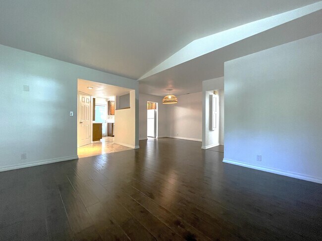 Building Photo - 115 Hampshire Dr