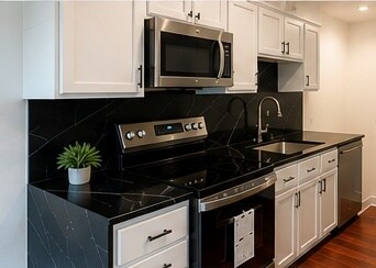 Building Photo - 2600 Brookwood Way Dr