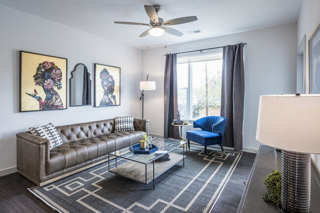 Living Room with Ceiling Fan - Madamore