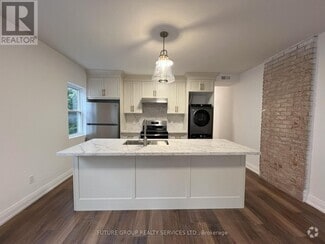 Building Photo - 4876-4876 Simcoe St