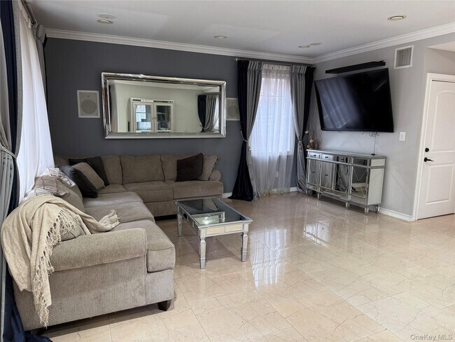 Foto del edificio - 65-29 168th St