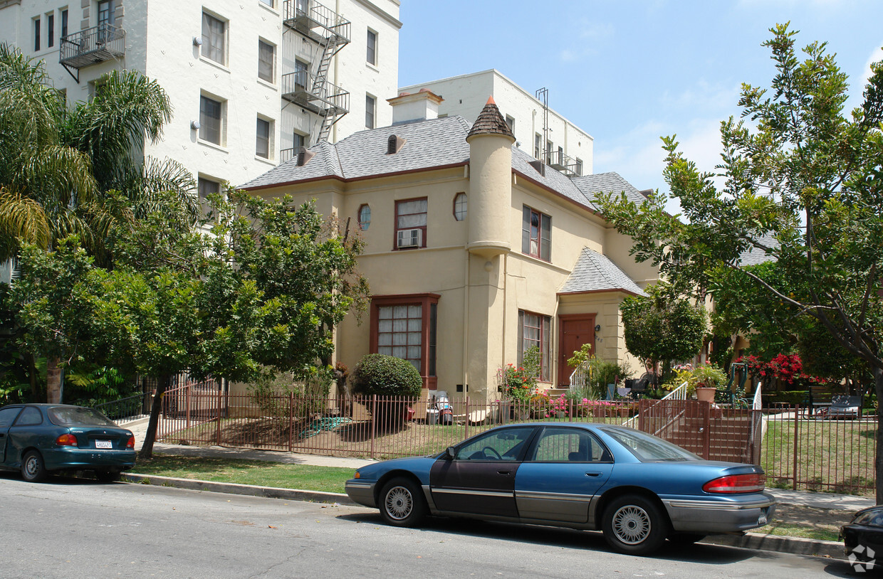 Primary Photo - 848 S Hobart Blvd