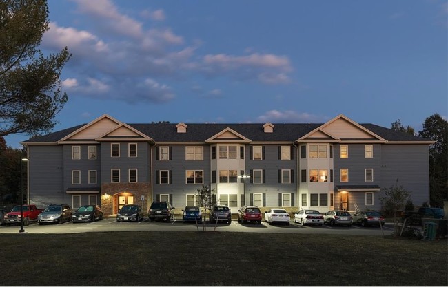 Building Photo - Village at Autumn Pond