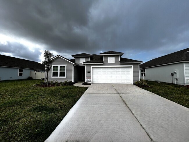 Foto del edificio - AMAZING POND VIEW! This is a great price o...