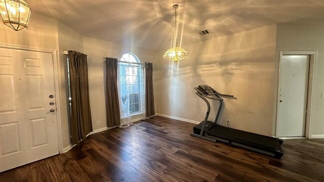 Building Photo - 1804 Todd Ln