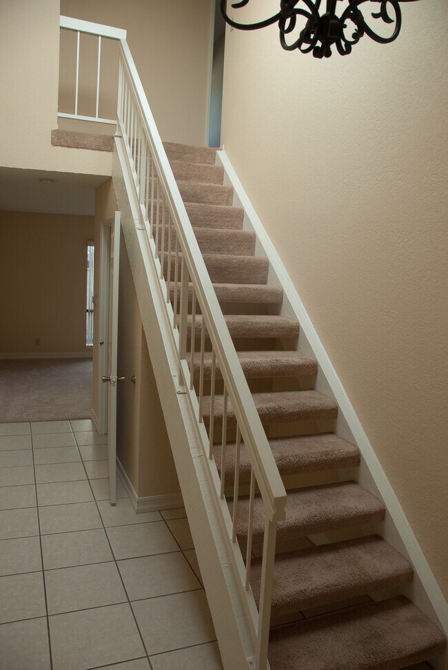 Building Photo - 408 Clay Ave