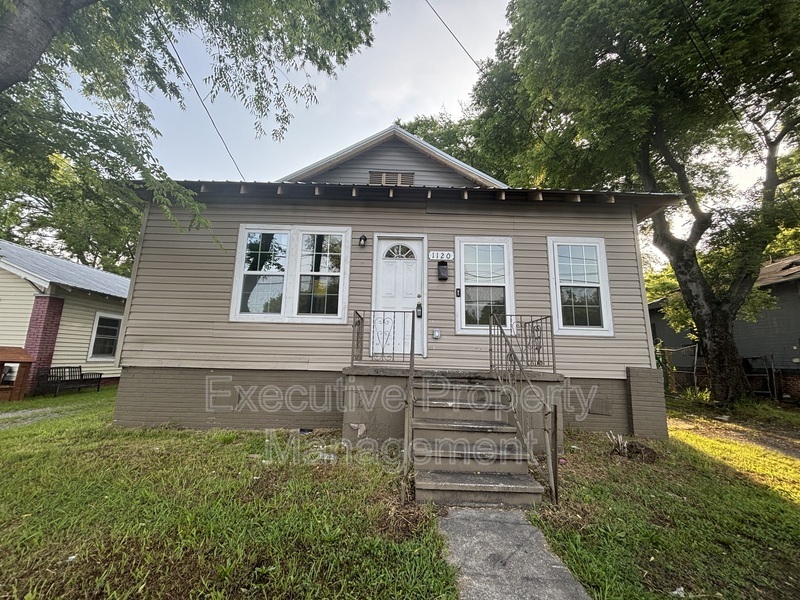 Primary Photo - 1120 Elm Ave
