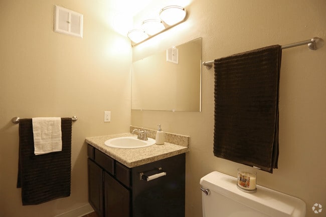 2HAB, 1BA - 2A - Heights on Huron