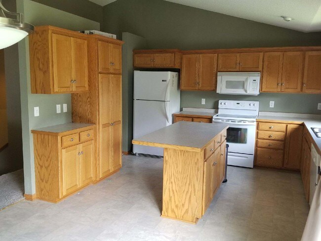 Building Photo - 617 Colodoro Ln