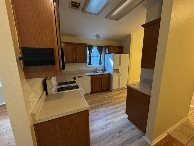 Building Photo - 1710 Chinati Mountain Trail