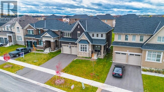 Photo du bâtiment - 13 Sandhill Cres