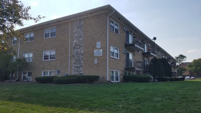 Building Photo - 580 N Mill Rd