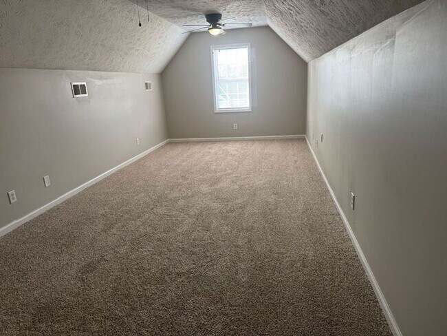 Building Photo - Spacious 3-Bedroom Home for Rent in Fayetteville