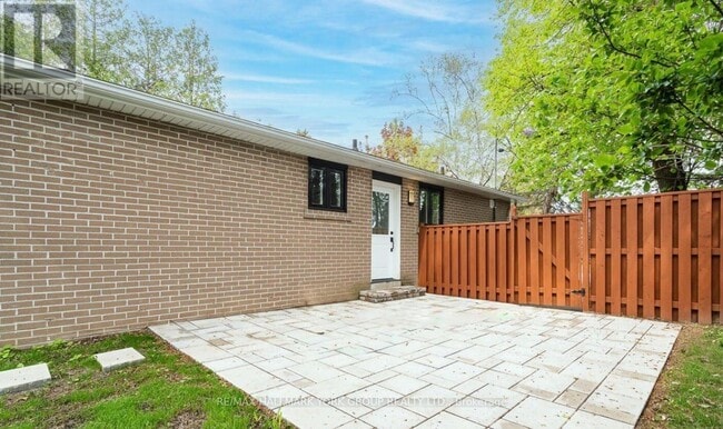 Building Photo - 106 Woodpark Pl