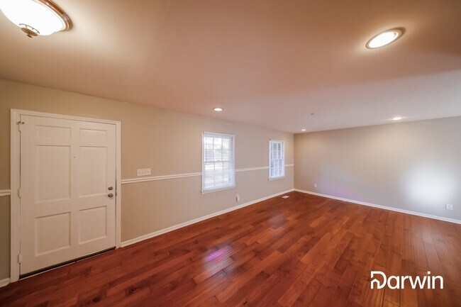 Building Photo - 128 Redstone Way