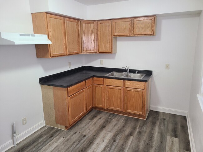 Building Photo - 4778 Van Buren St