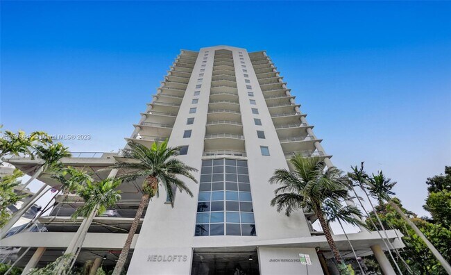 Foto del edificio - 10 SW South River Dr