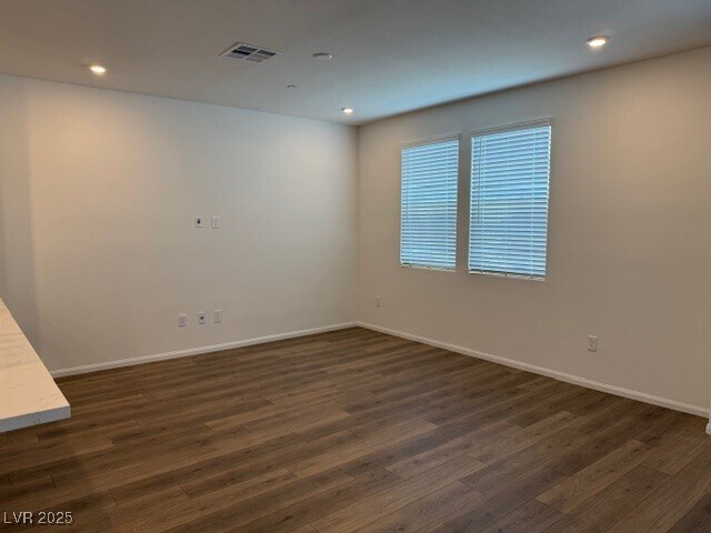 Foto del edificio - 5776 CRENELLATED St
