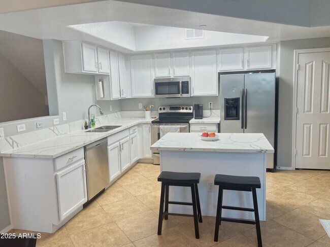 Foto del edificio - 900 S 94th St