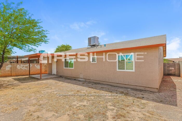 Foto del edificio - 2234 W Bowker St S