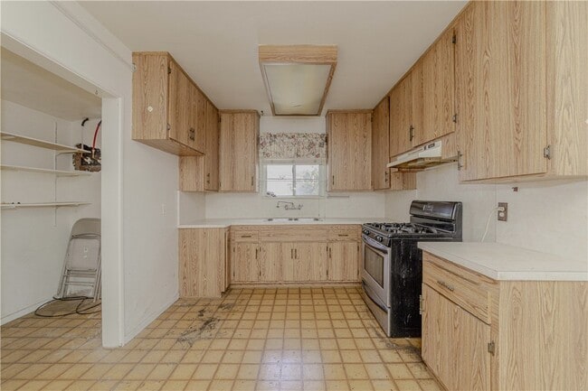 Building Photo - 2407 Fisk Ln