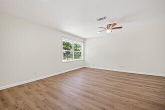 Building Photo - 7950 Longridge Dr