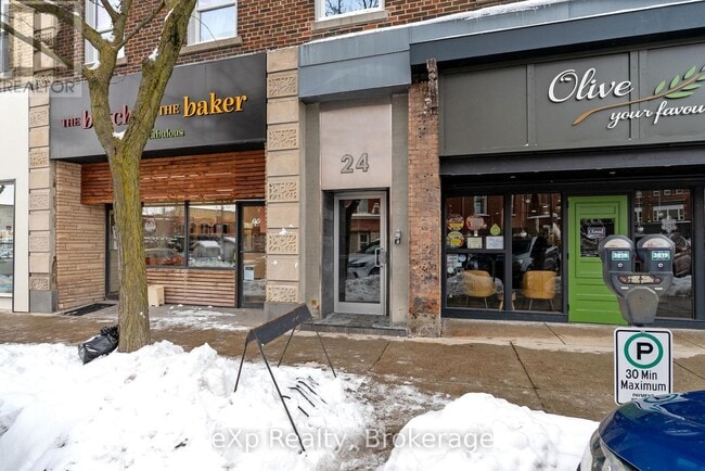 Building Photo - 24 Wellington St