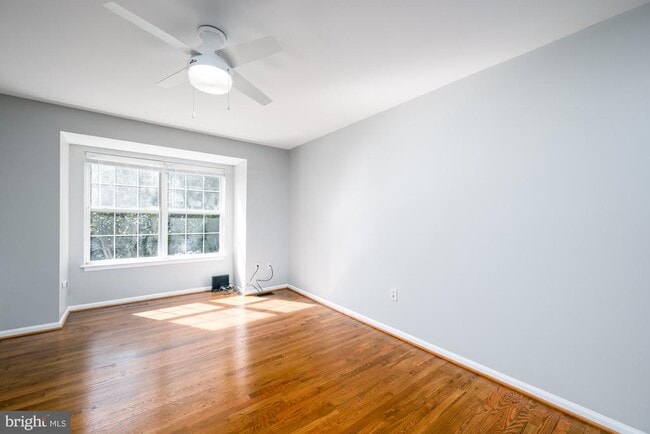 Foto del edificio - 105 Brenwick Ct