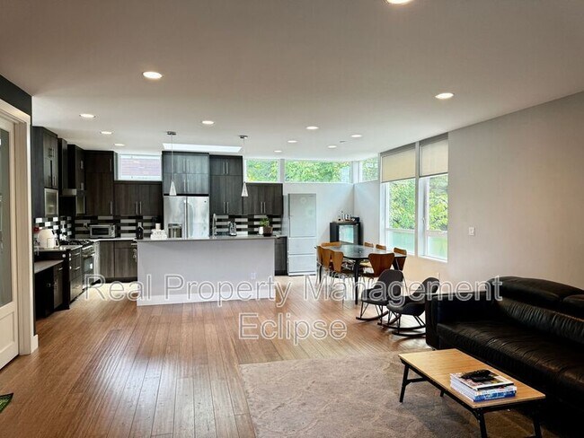 Foto del edificio - 5034 Puget Blvd SW