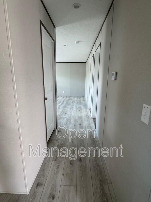 Building Photo - 8701 NE 107th Pl