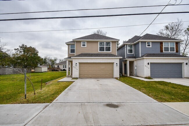 Building Photo - 8215 Bonaire St