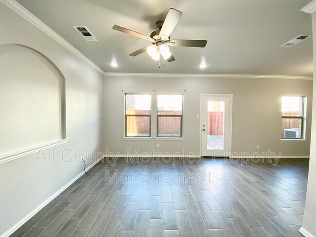 Building Photo - 4723 Amal Saleh Dr