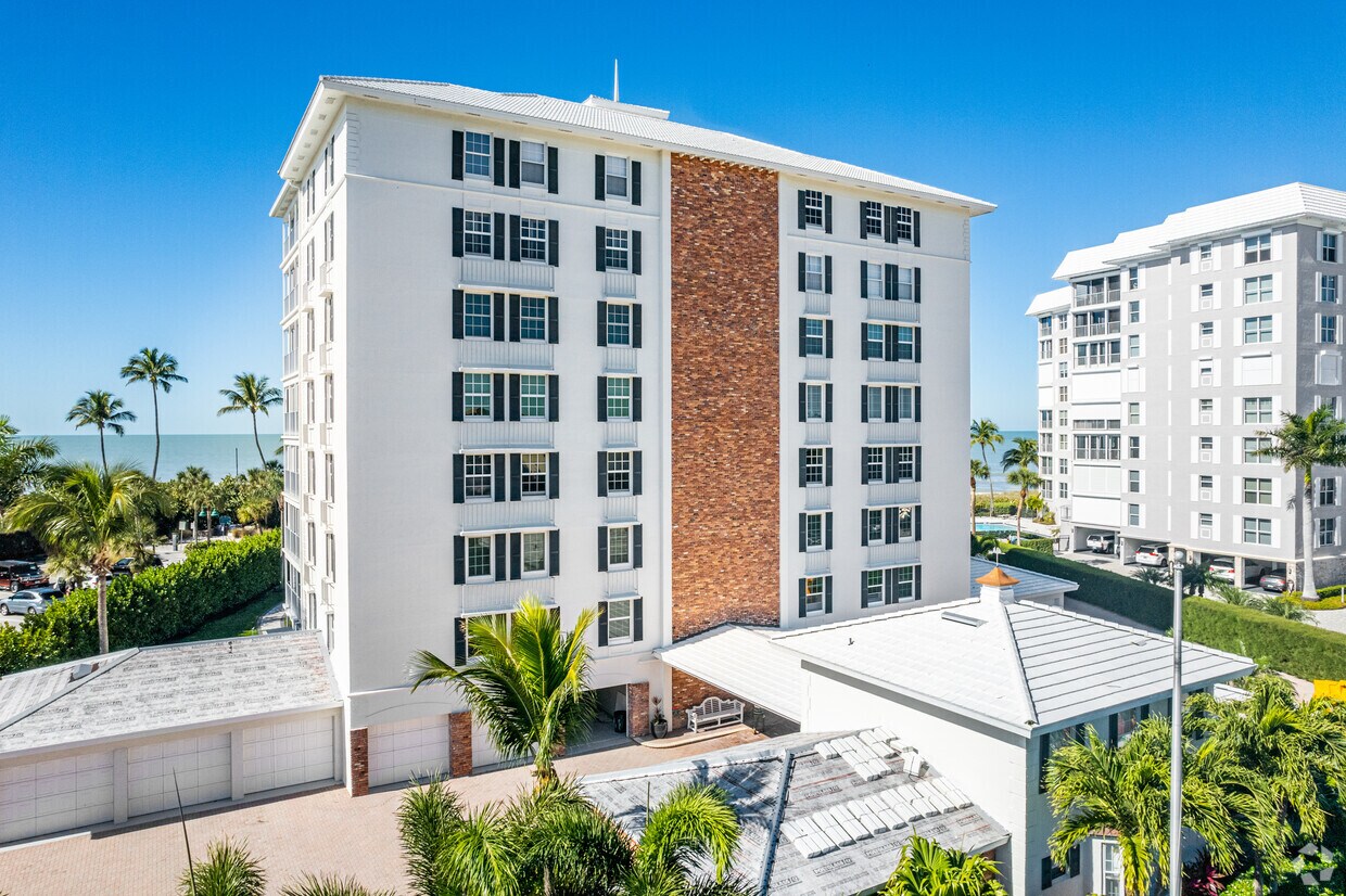 2701 Gulf Shore Blvd N - The Cloisters of Naples