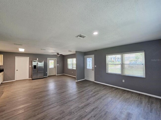 Building Photo - 855 Candyce Ave