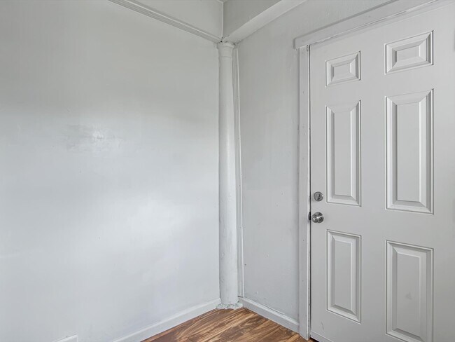 Building Photo - 5611 Hallows Ave