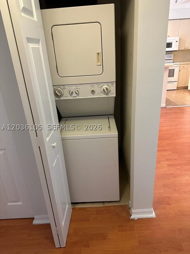 Foto del edificio - 11050 SW 196th St