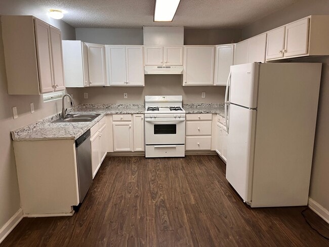 Foto del edificio - 2 bedroom duplex in Wake Forest