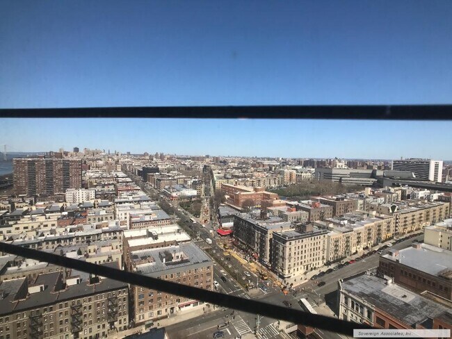 Foto del edificio - 3333 Broadway