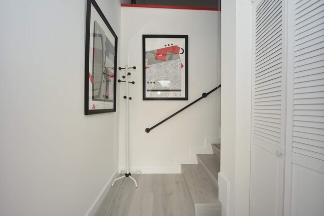 Foto del edificio - 495 W Park Dr