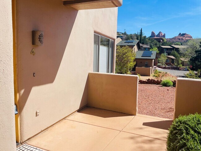 Foto del edificio - 520 Jordan Rd