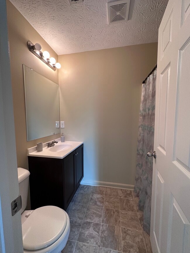 Building Photo - 236 College St