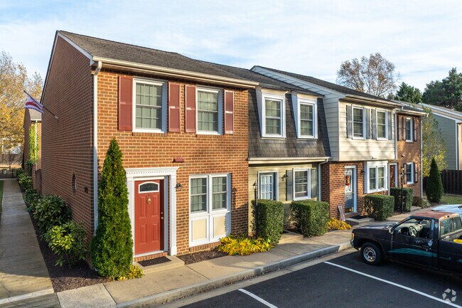Imagen alternativa del edificio - Colony Wood Townhomes