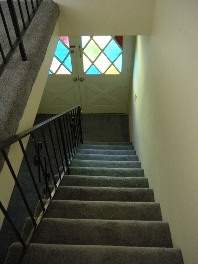 Stairs - 128 Marine Ave