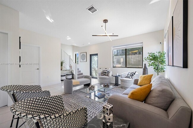 Foto del edificio - 8387 NW 43rd St