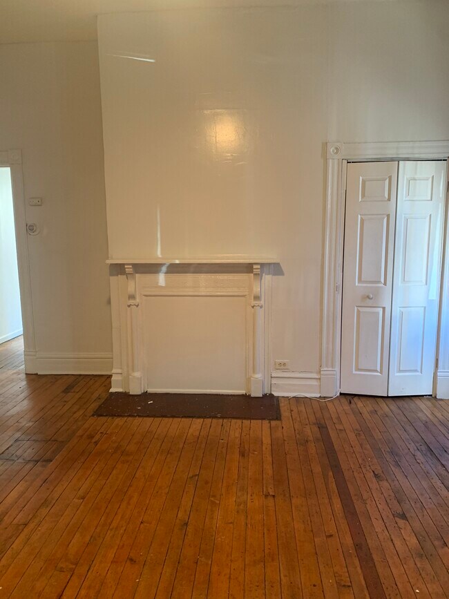 Bedroom - 4600 Friendship Ave