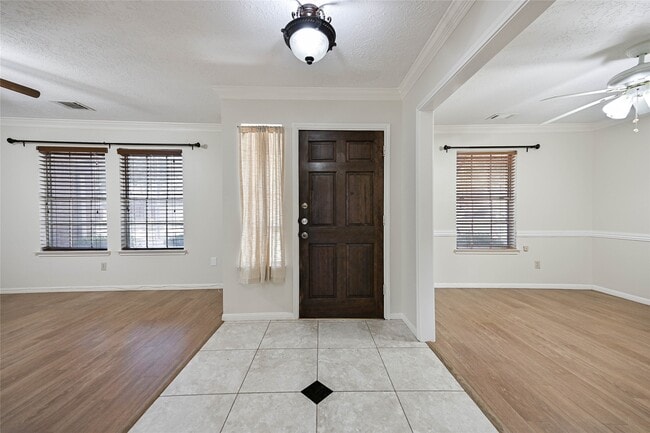 Building Photo - 2507 Foxden Dr